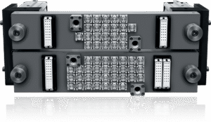Pascal auto coupler plates with rows of fluid couplers and electric connectors